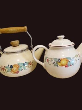 Vintage Corelle ABUNDANCE Teapot and Tea Kettle